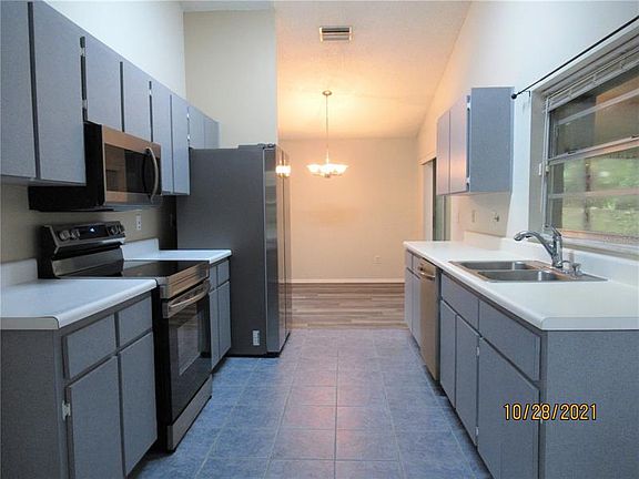 4th image of 1411 Mohrlake Dr