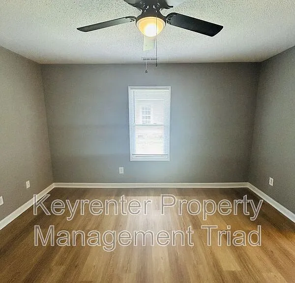 302 Charles St — Photo 9