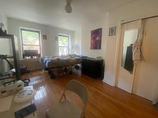 Rented by SIMPLR | media 11