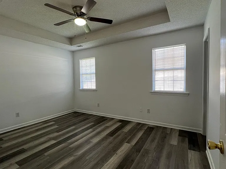 131 Kentshire Ln — Photo 9