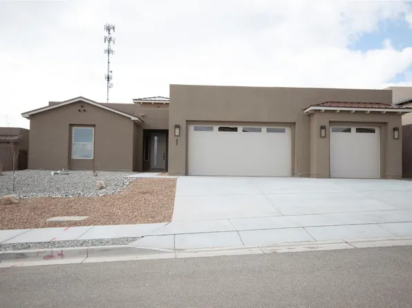 27 Confianza St, Los Alamos, NM 87544