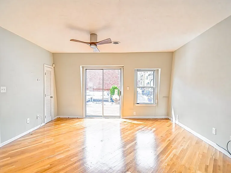 493 E 4th St #3 — Photo 5