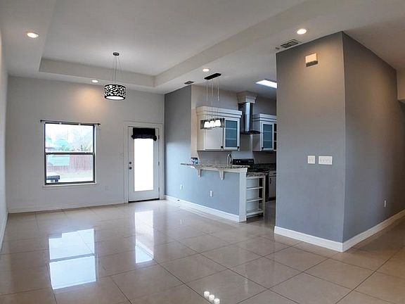 3rd image of 158 Palace Ave