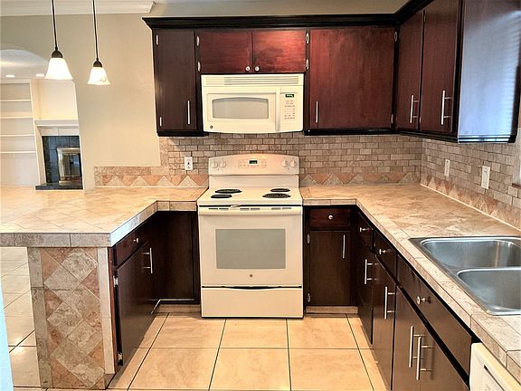 5th image of 4551 Hillman Ln