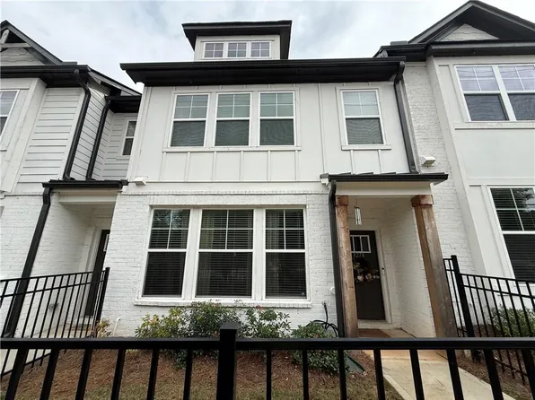 3274 Enfield Ct, Tucker, GA 30084