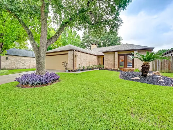 1375 Beaujolais Ln, Houston, TX 77077