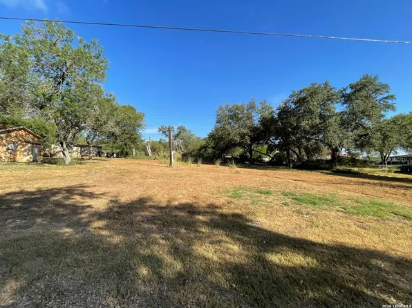 1511 E St LOT 3, Floresville, TX 78114
