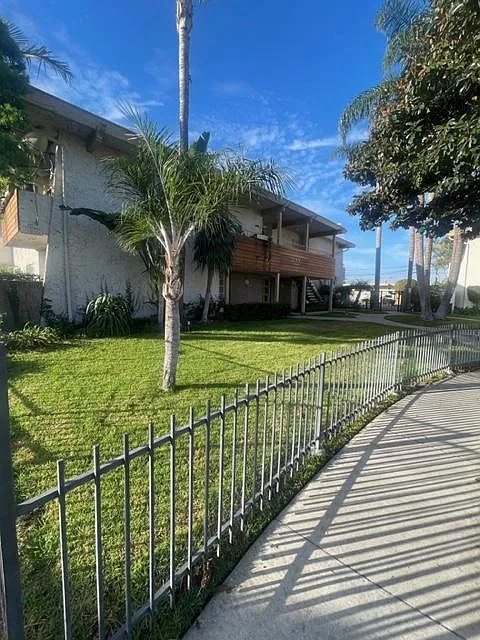 1 bed, 725 sqft, $2,300 — Photo 2