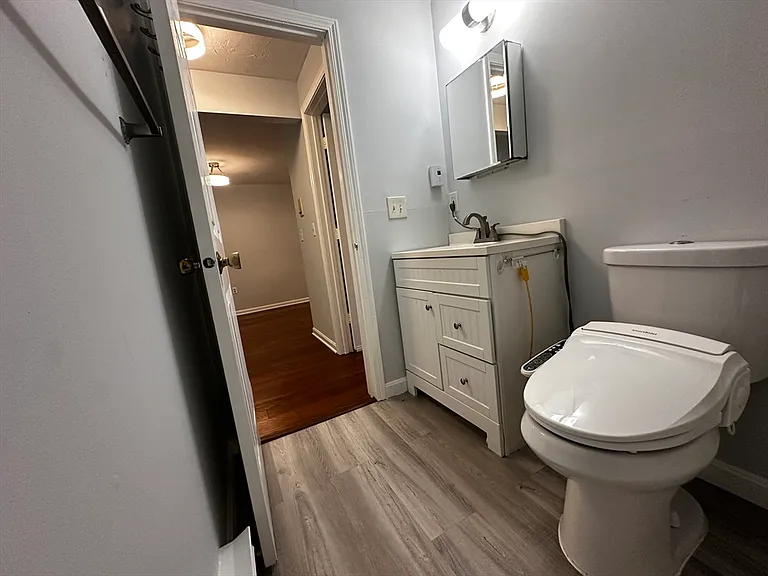 1205 Grafton St #B18 — Photo 24