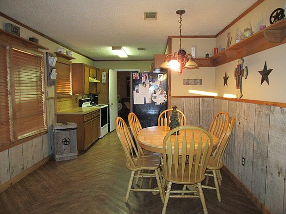 5th image of 101 Linda Ln