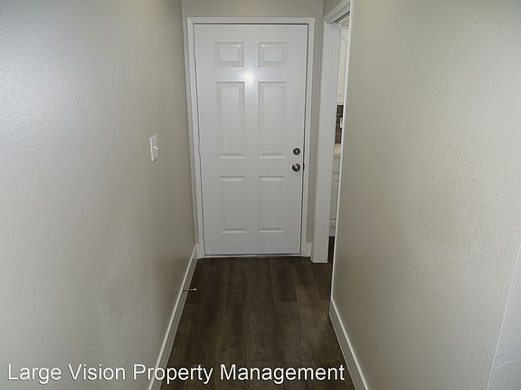 3rd image of 1908 Sunland Ave
