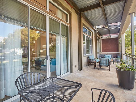 2nd image of 831 S FLORES ST #2105