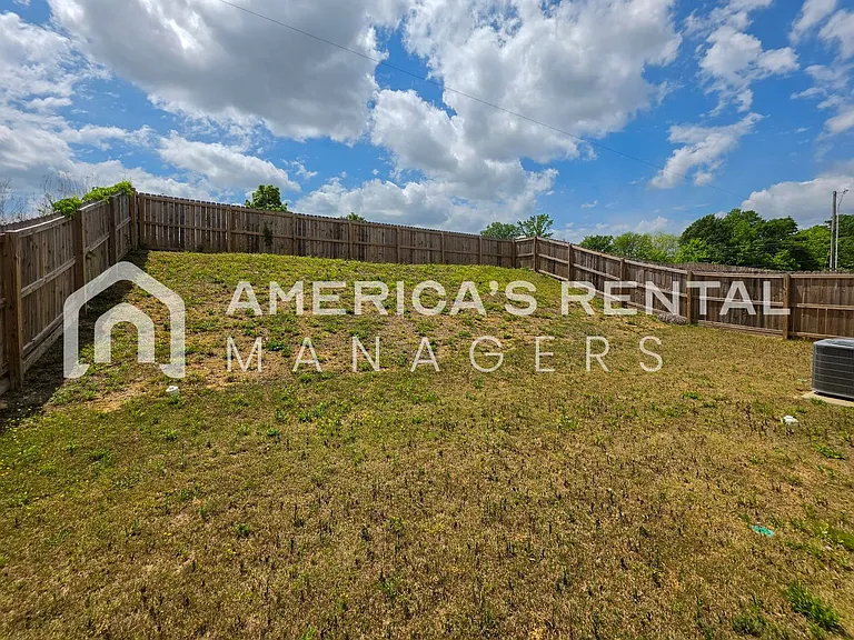1508 Heritage Cir SE — Photo 37