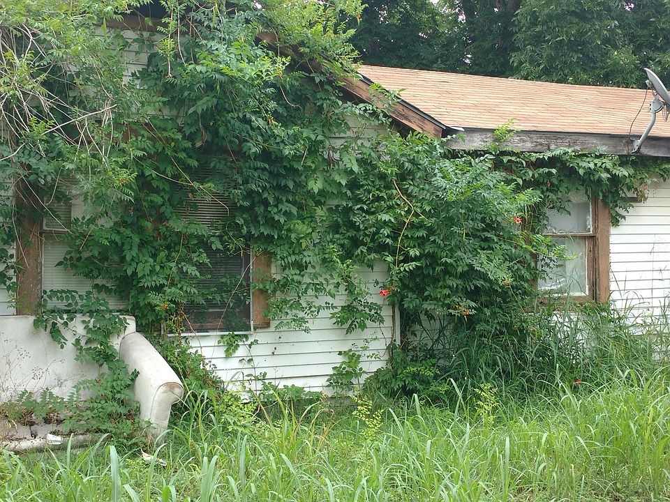 2nd image of 221 E Lindbergh Blvd