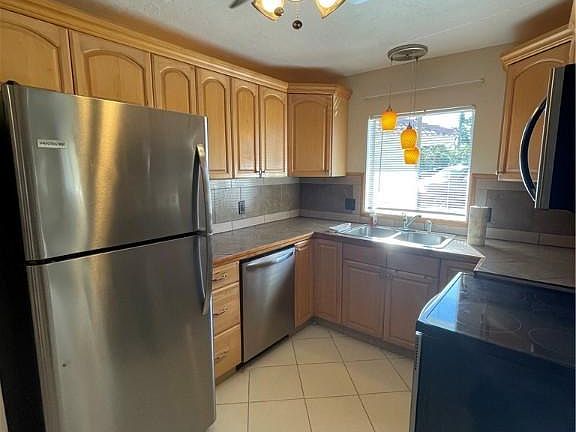 3rd image of 7200 Saint Anns Ct