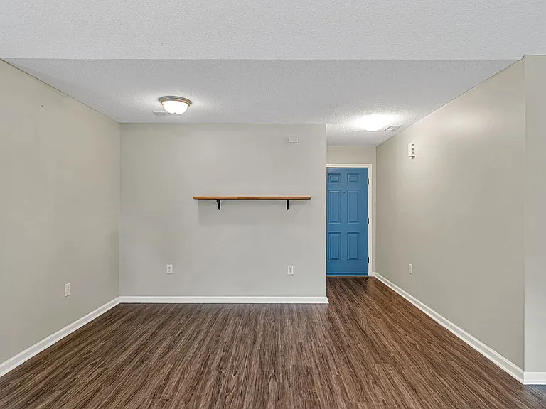 201 Ross Ct — Photo 18