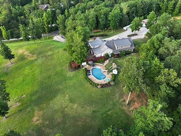 4th image of 410 County Road 261