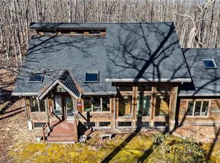 1154 Dewberry Dr, Hawley, PA 18428