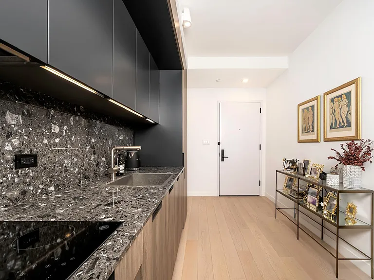181 E 101st St #701 — Photo 9