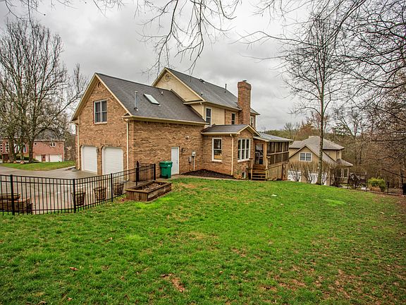 2nd image of 806 Glensprings Dr