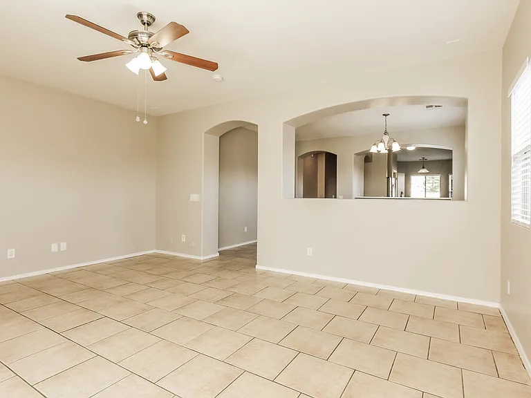 1809 W Dugan Dr — Photo 4