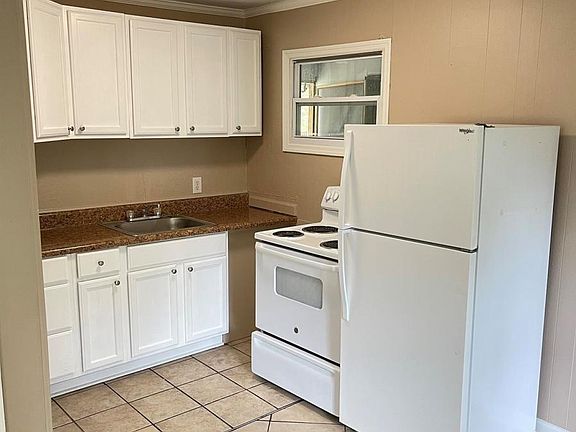3rd image of 84 Toms Park Cir #15-84-15