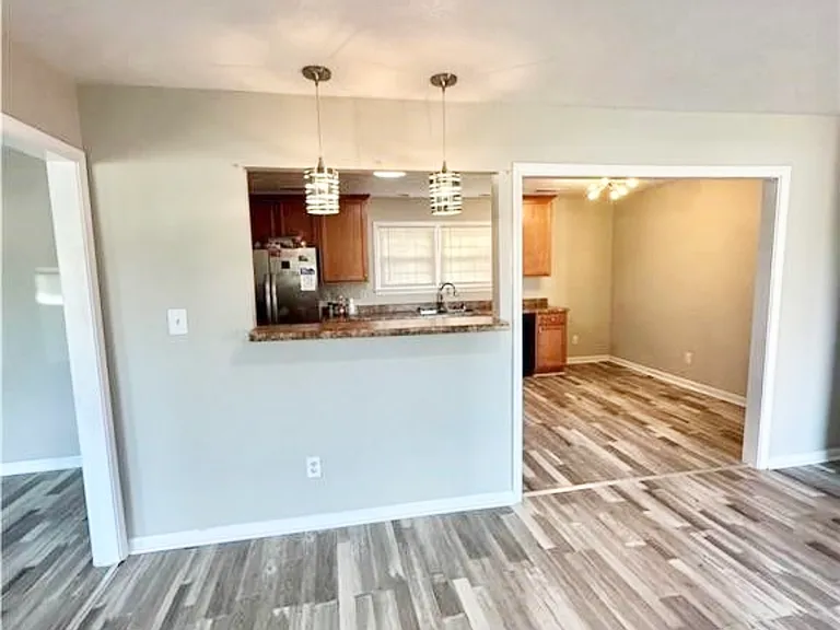 824 Fresno Dr — Photo 10