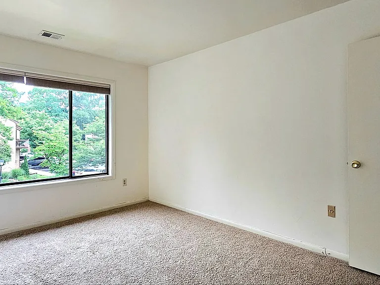 8729 Sheridan Farms Ct — Photo 35