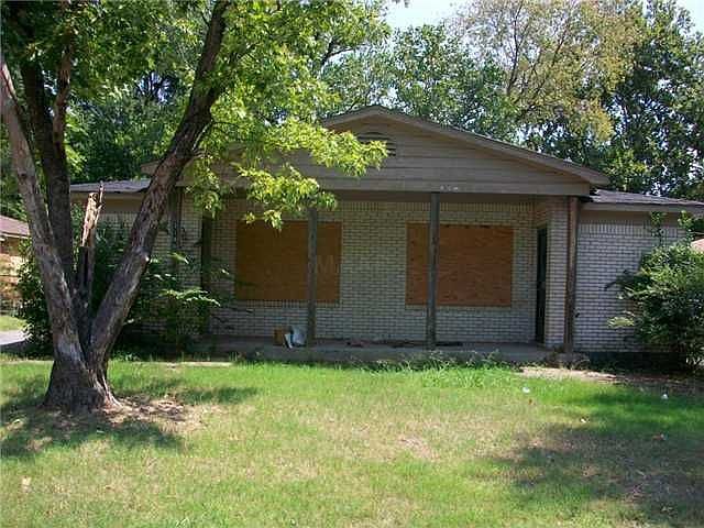 1st image of 3196 Forest Glen St
