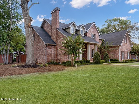 2nd image of 7820 Rushing Oaks Dr