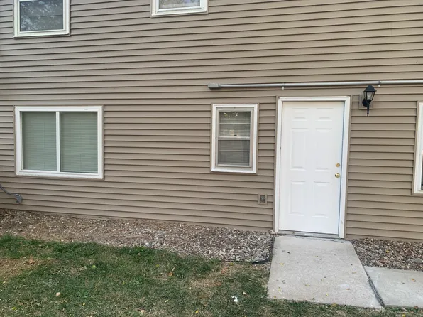 312 4th Ter APT B, Smithville, MO 64089