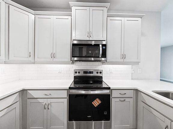 4th image of 1078 Rolling Brook Ln