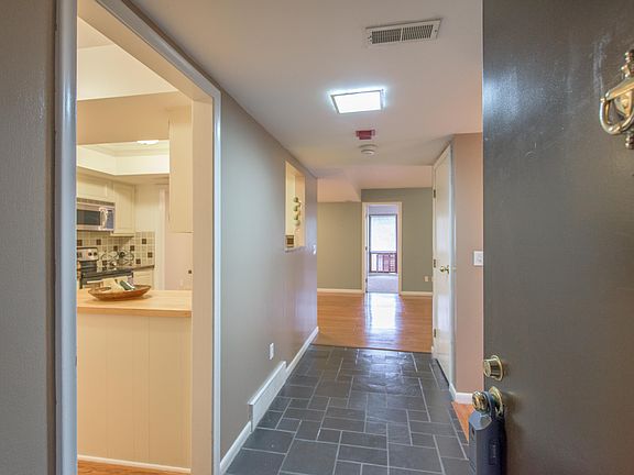 4th image of 4752 Powderhorn Ln