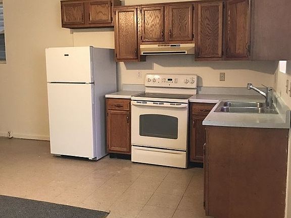 3rd image of 417 W Washington St
