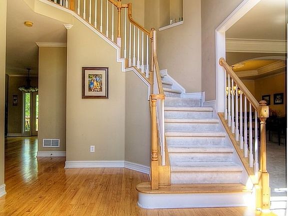 2 story foyer, front stairs
