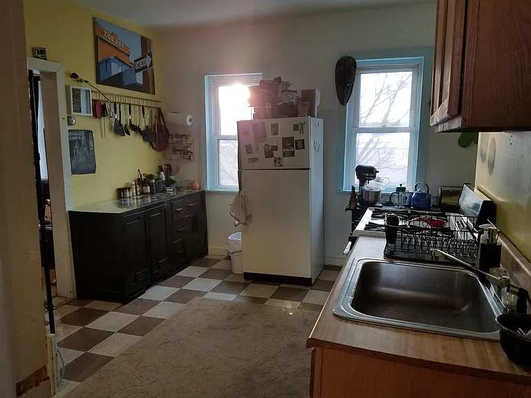2830 W Armitage Apartment — Photo 8