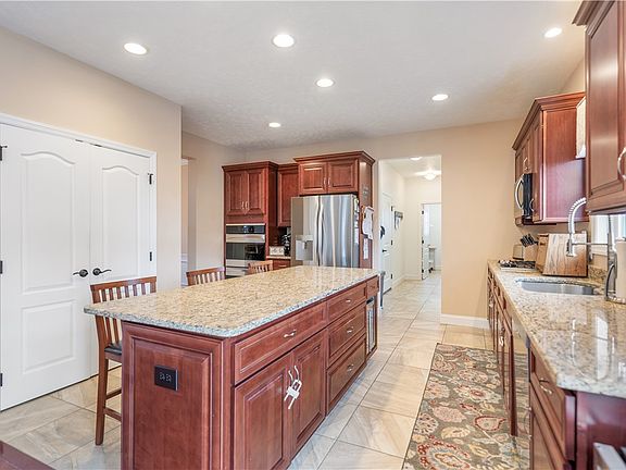 4th image of 218 Jacobs Way