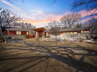 2425 Vale Crest Rd, Golden Valley, MN 55422