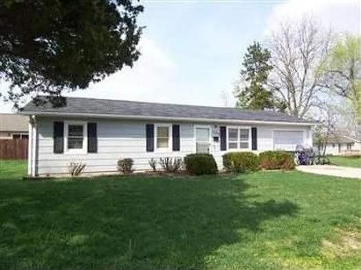1204 Elliott Dr — Photo 1