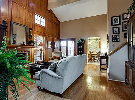 4th image of 3410 Briaroaks Dr