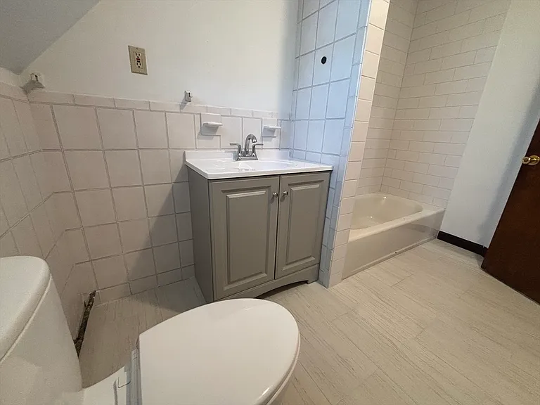 36 Edson St #3 — Photo 8