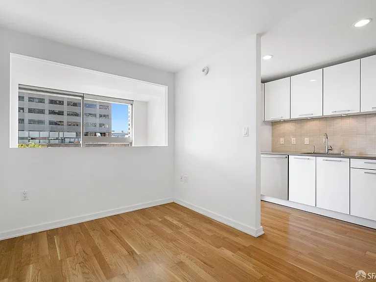 1 Hawthorne St #4F — Photo 9