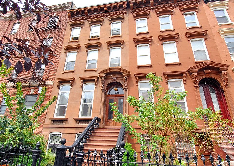 1st image of 107 Lefferts Pl APT 2