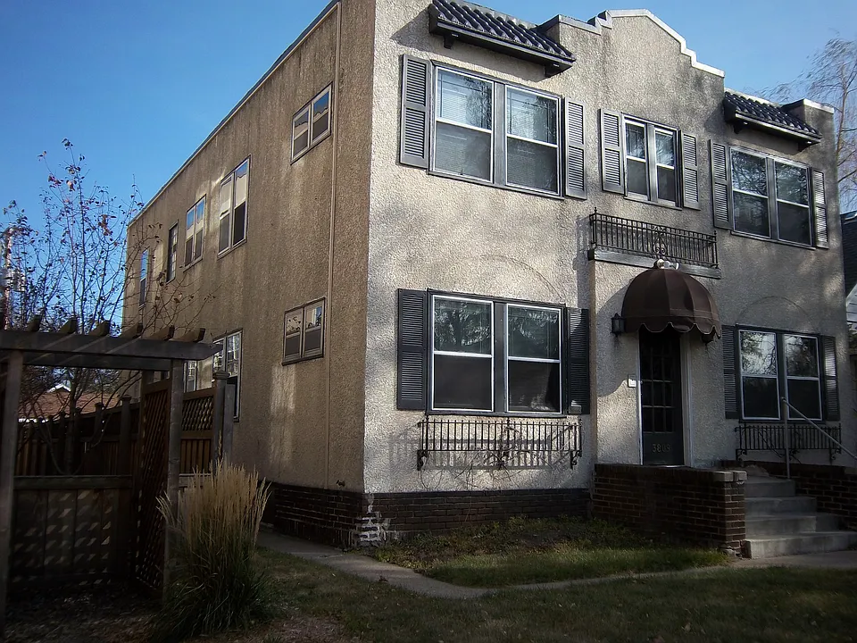 Four Plex - Hallway separates the units