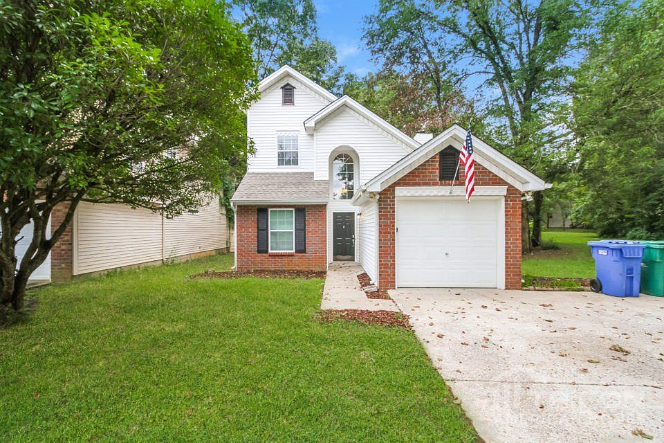 1st image of 303 Hunters Chase Dr