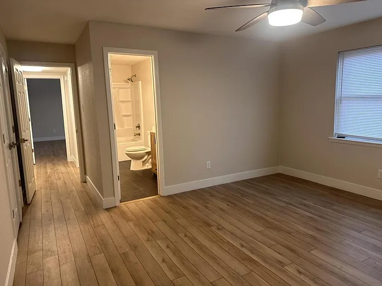 160 Cooper St — Photo 13