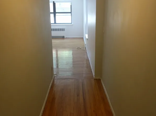130 Orient Way APT 1B, Rutherford, NJ 07070