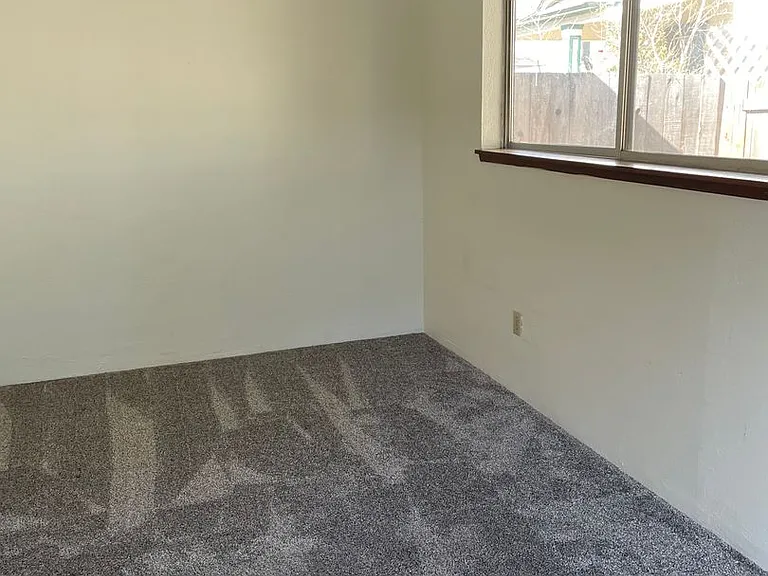 543 S Ivy St — Photo 3