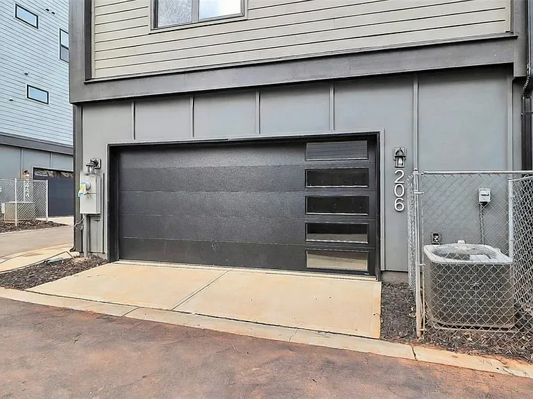3422 Brookshire Blvd #1 — Photo 36