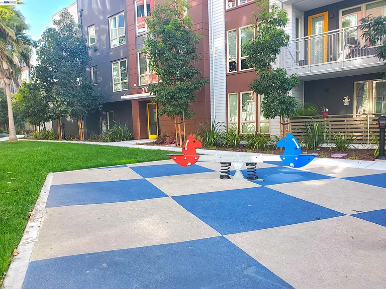 1625 Delano St #31A — Photo 33